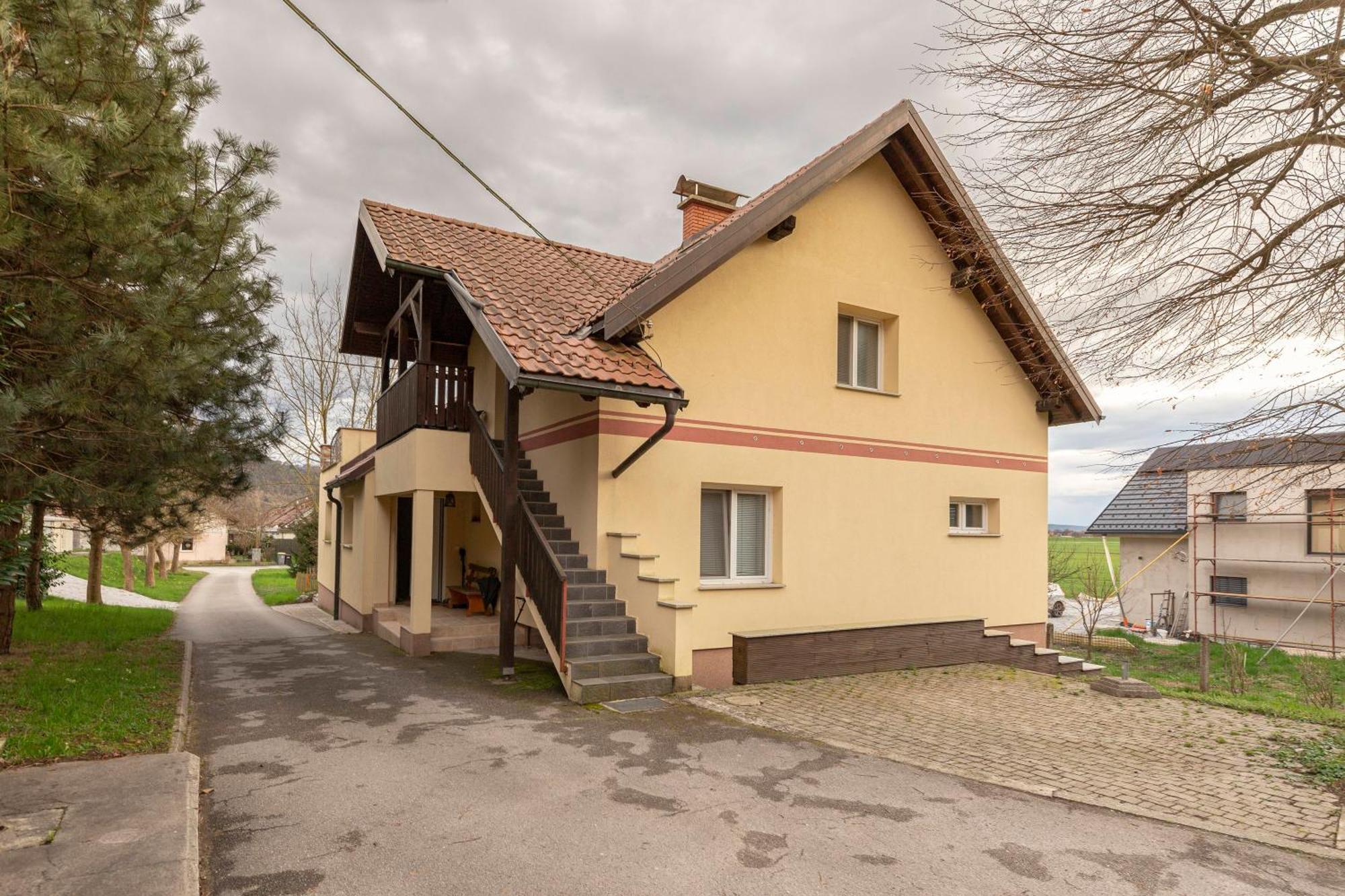 Apartment Tati Dol pri Ljubljani Экстерьер фото